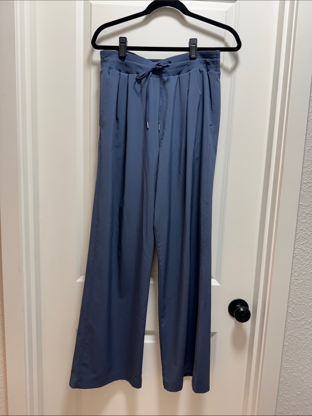 CALIA by Carrie Underwood Wide Leg Drawstring Pants in Slate Blue - Picture 2 of 5